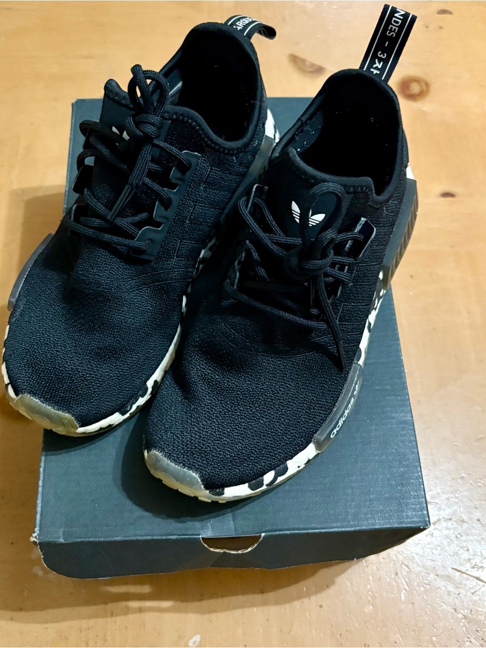 adidas NMD R1 "Camo Sole Pack" (Black / Cow Print Midsole) - Talla 5.5 US Women